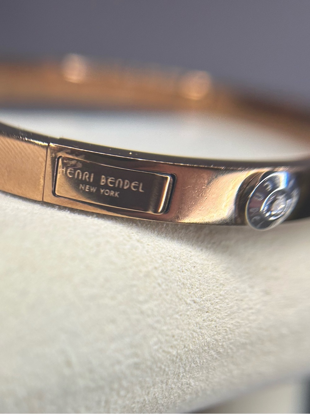 Henri Bendel Bronze Tone Rhinestone Hinge Bangle Bracelet - Picture 7 of 9